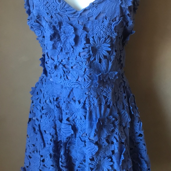Nicole Miller Embroidered Floral Dress Size 2 - Picture 3 of 3